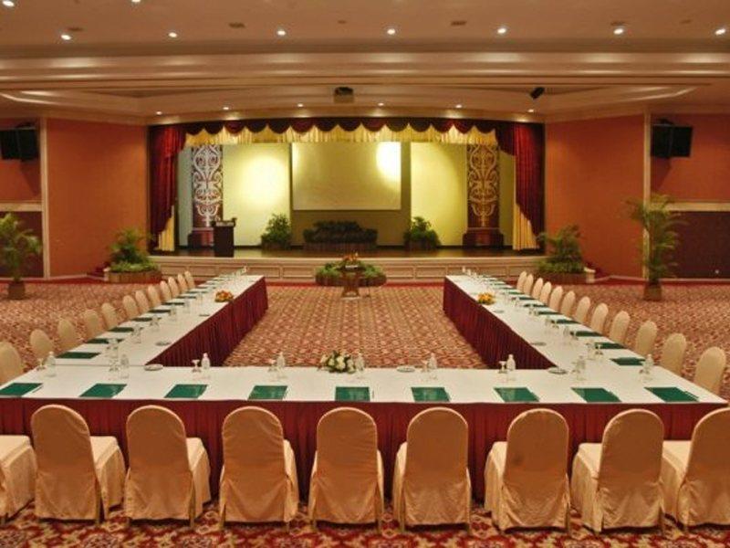 Damai Puri Resort & Spa Kuching Ngoại thất bức ảnh The Royal Thai Conference Centre