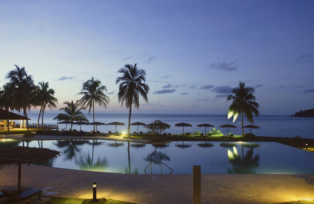 Damai Puri Resort & Spa Kuching Ngoại thất bức ảnh Sunset at the beach