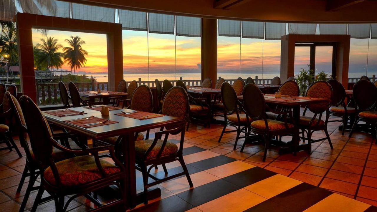 Damai Puri Resort & Spa Kuching Ngoại thất bức ảnh Sunset at the restaurant